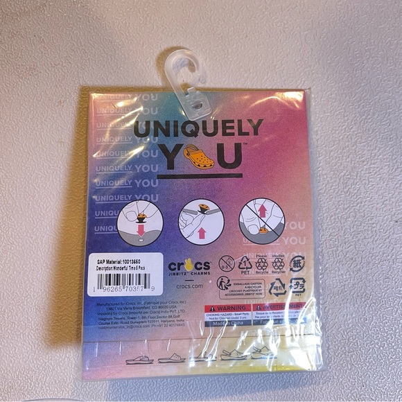 Uniquely You Crocs Wonderful Times 5 Piece Croc Holiday Jibbitz NWT - Picture 4 of 4
